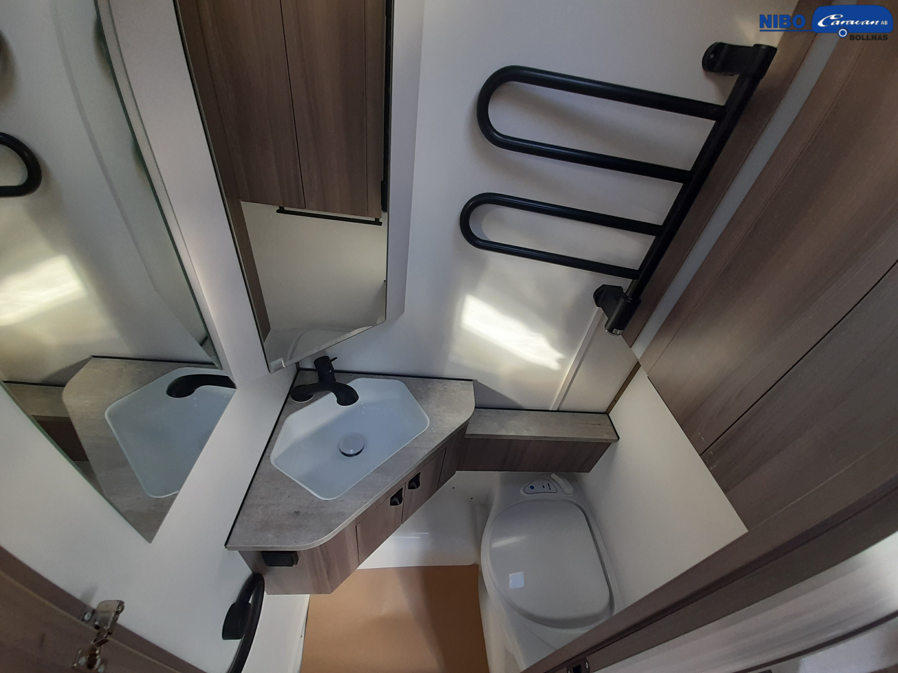 KABE ESTATE 470 GLE - KABE