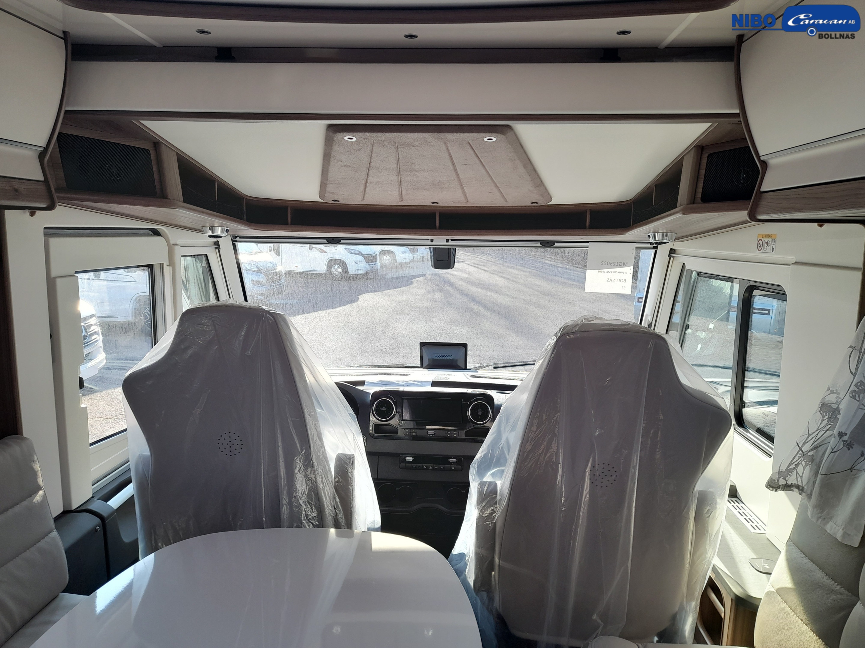 KABE Travel Master Intergrated 860 Imperial LGB - KABE