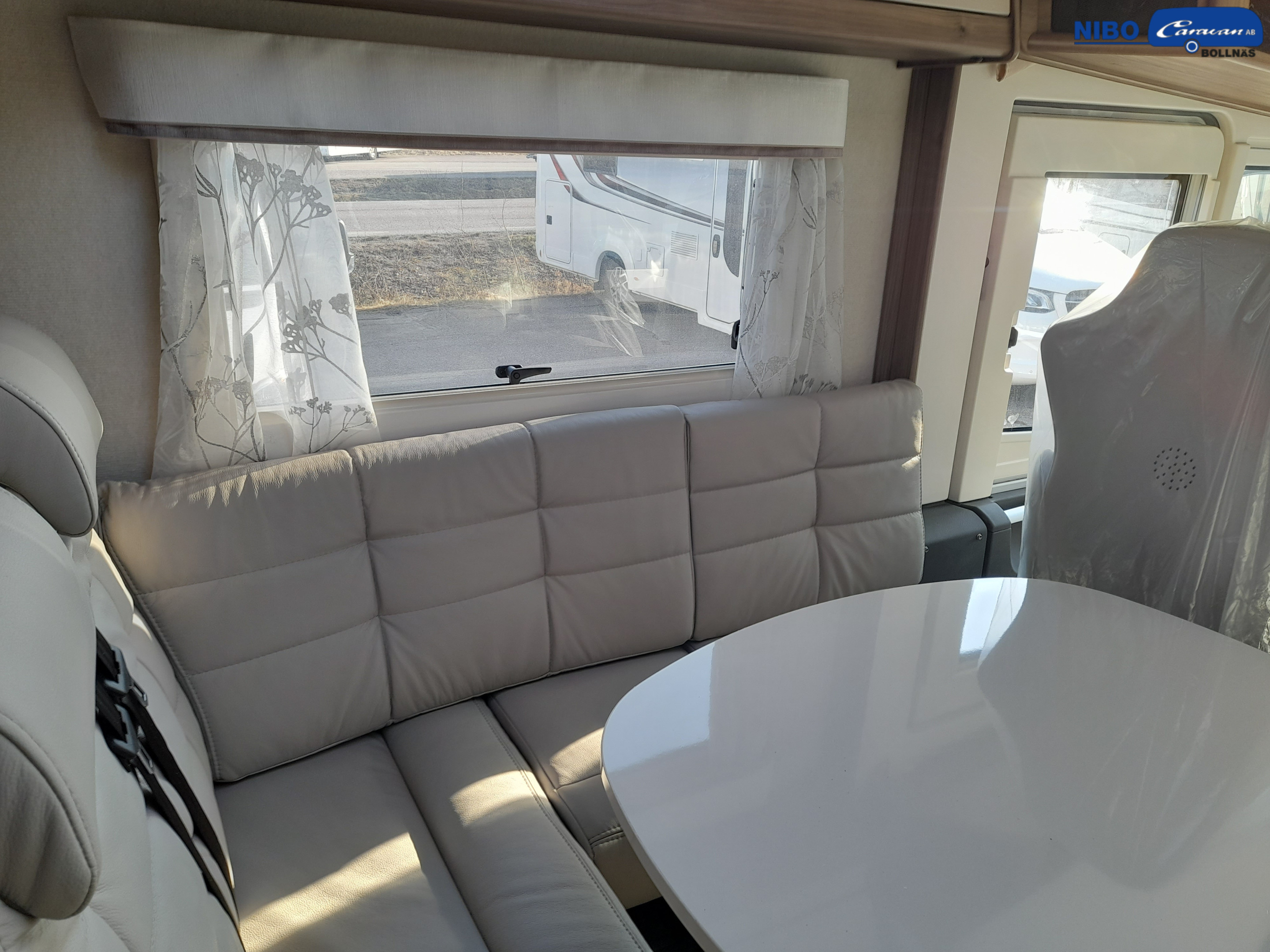 KABE Travel Master Intergrated 860 Imperial LGB - KABE