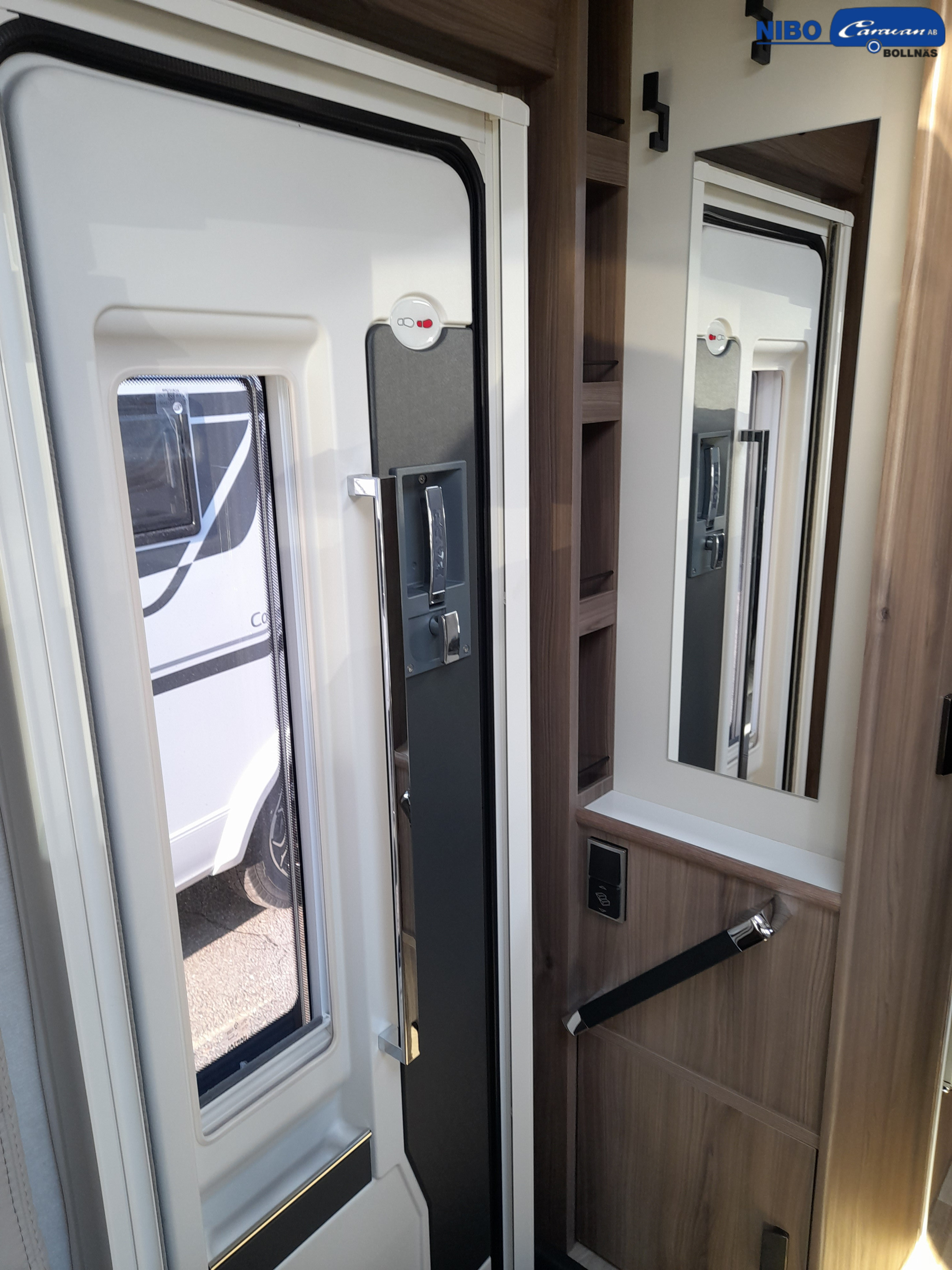 KABE Travel Master Intergrated 860 Imperial LGB - KABE