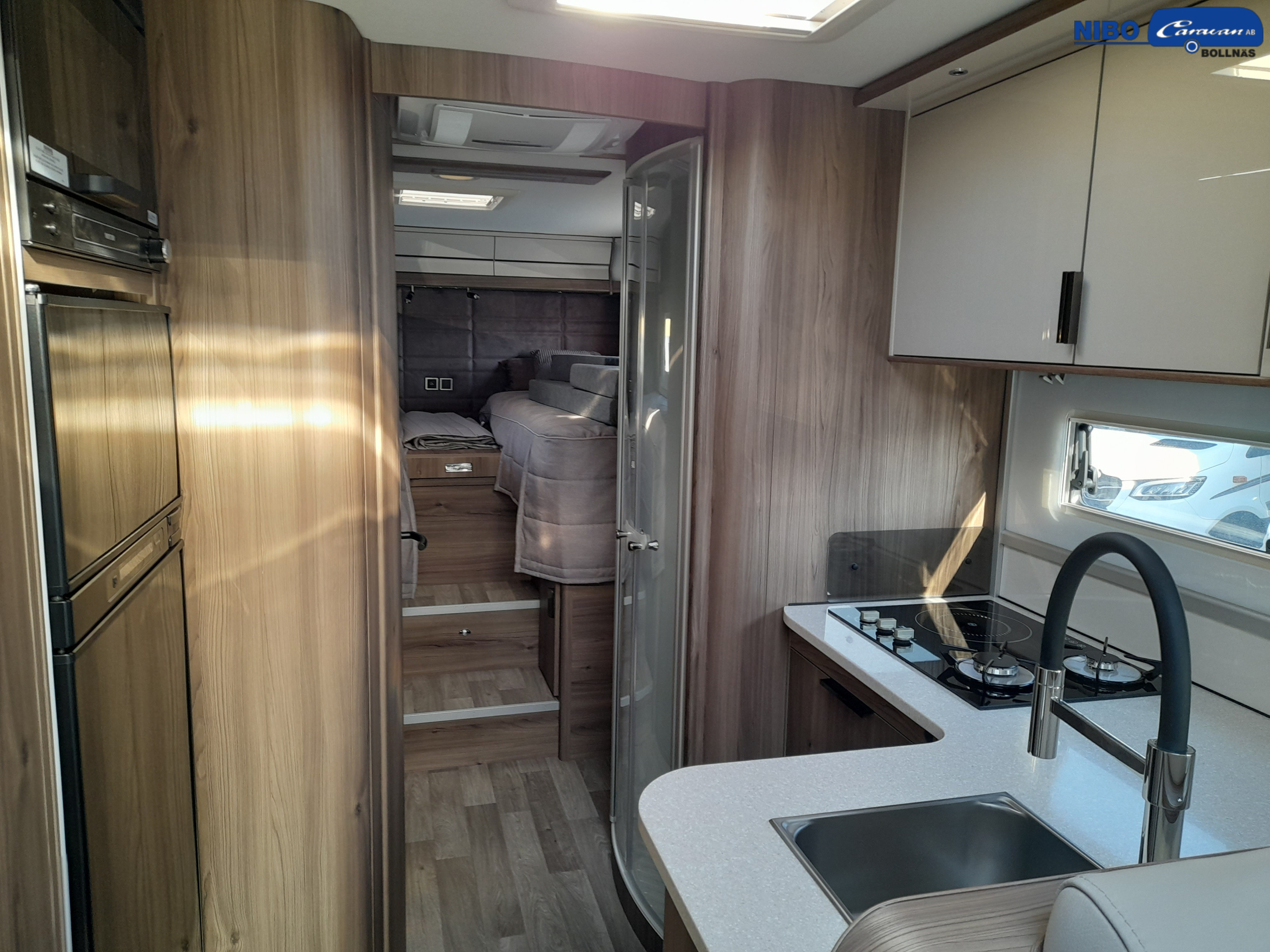 KABE Travel Master Intergrated 860 Imperial LGB - KABE