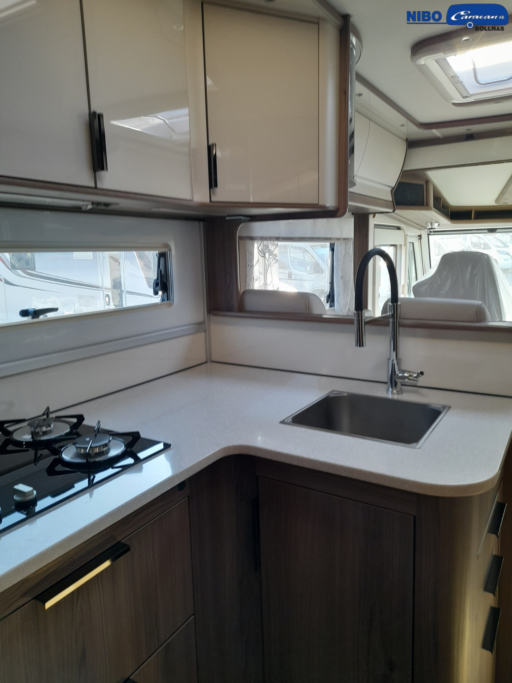 KABE Travel Master Intergrated 860 Imperial LGB - KABE
