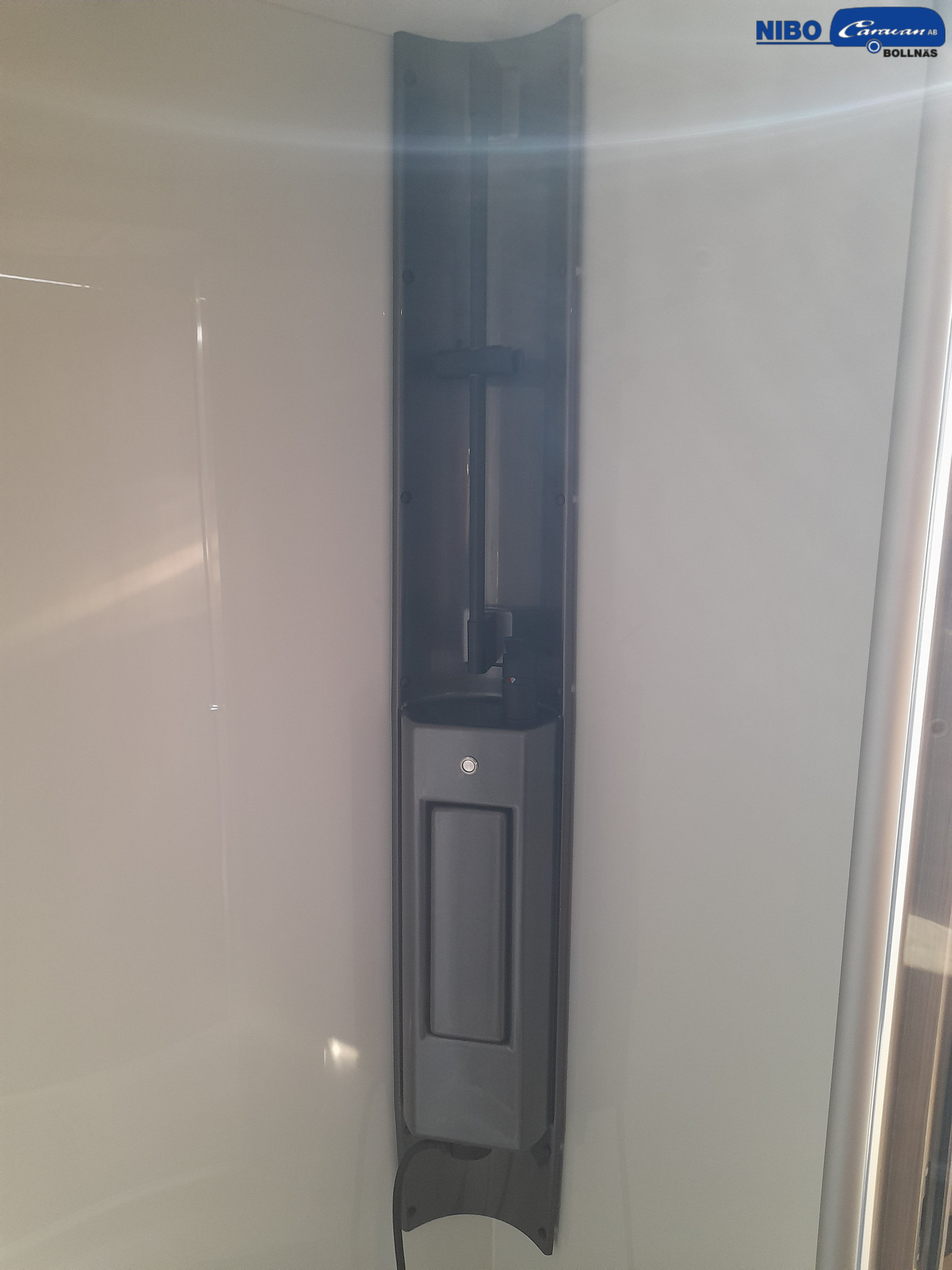 KABE Travel Master Intergrated 860 Imperial LGB - KABE