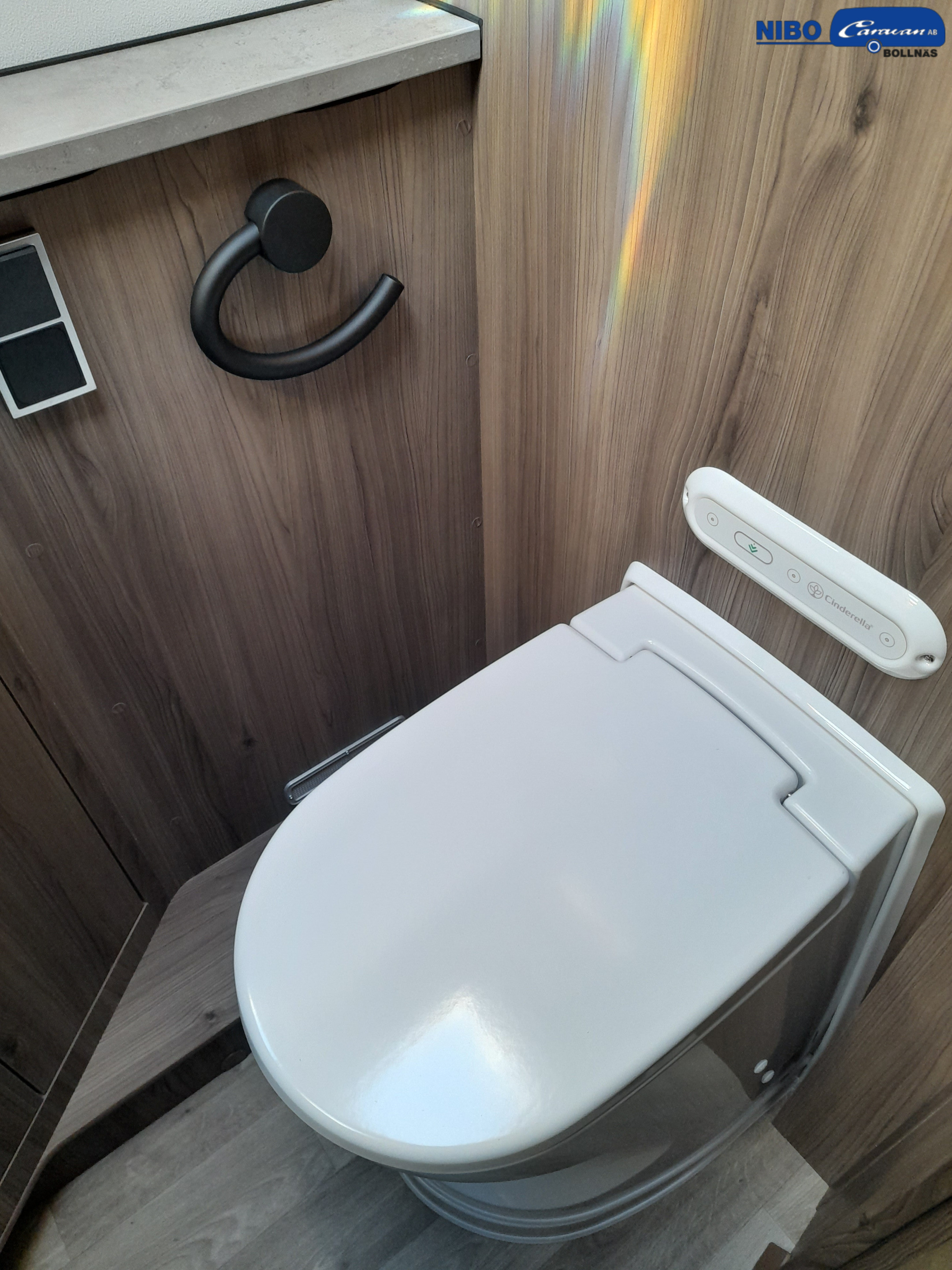 KABE Travel Master Intergrated 860 Imperial LGB - KABE