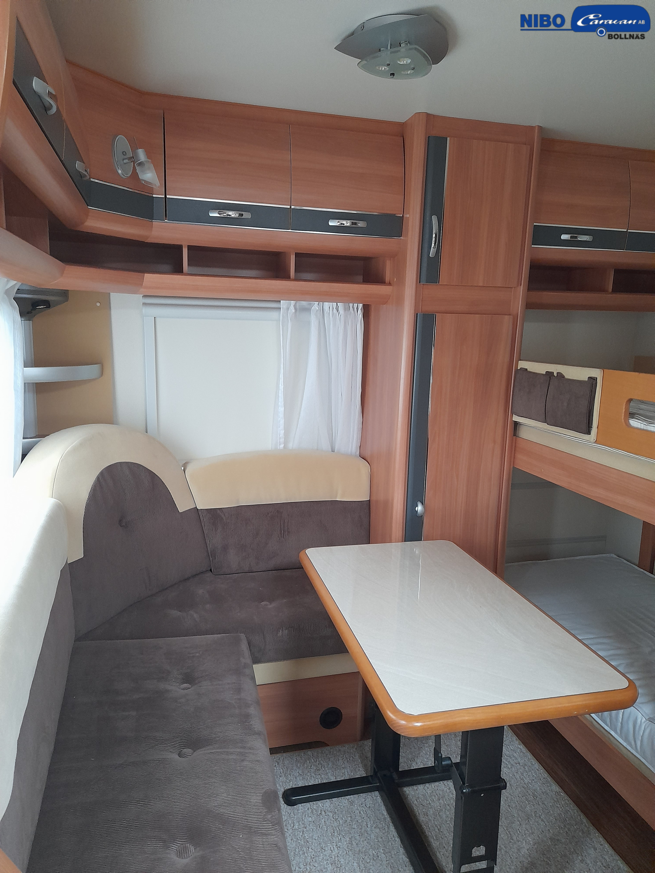Hobby 650 KMFE Prestige (Barnkammare) - Hobby