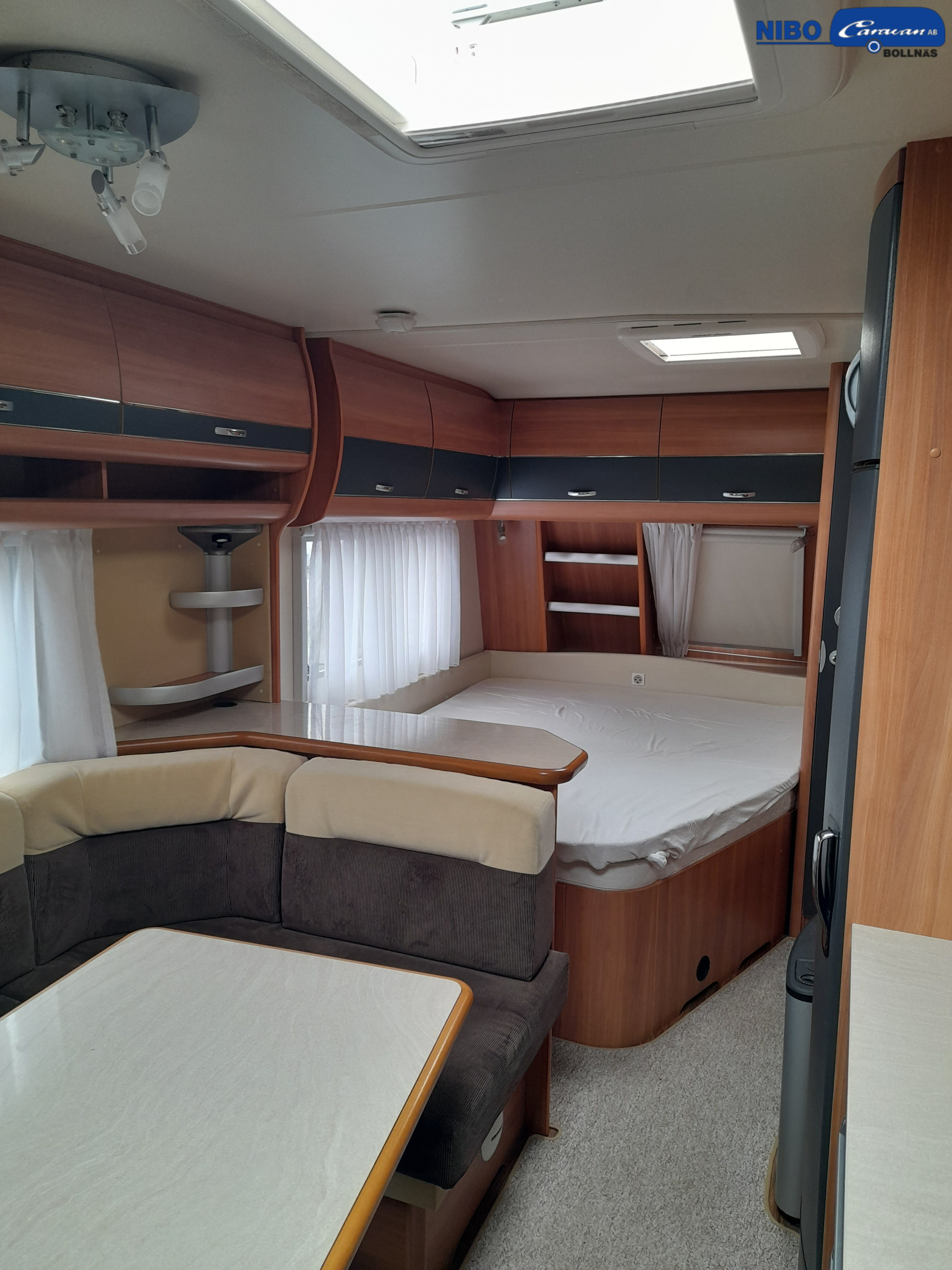 Hobby 650 KMFE Prestige (Barnkammare) - Hobby