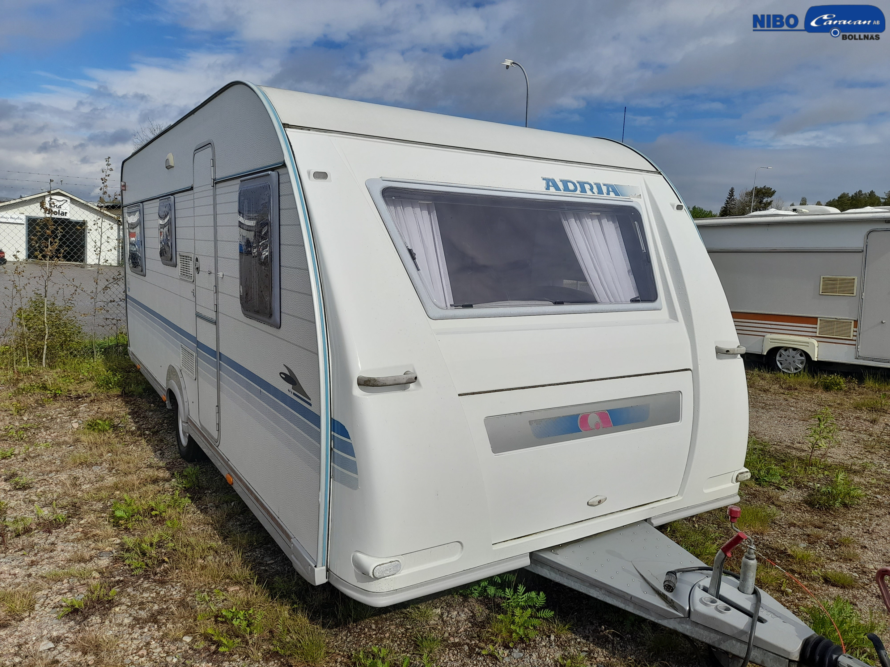 563 UK - Adria