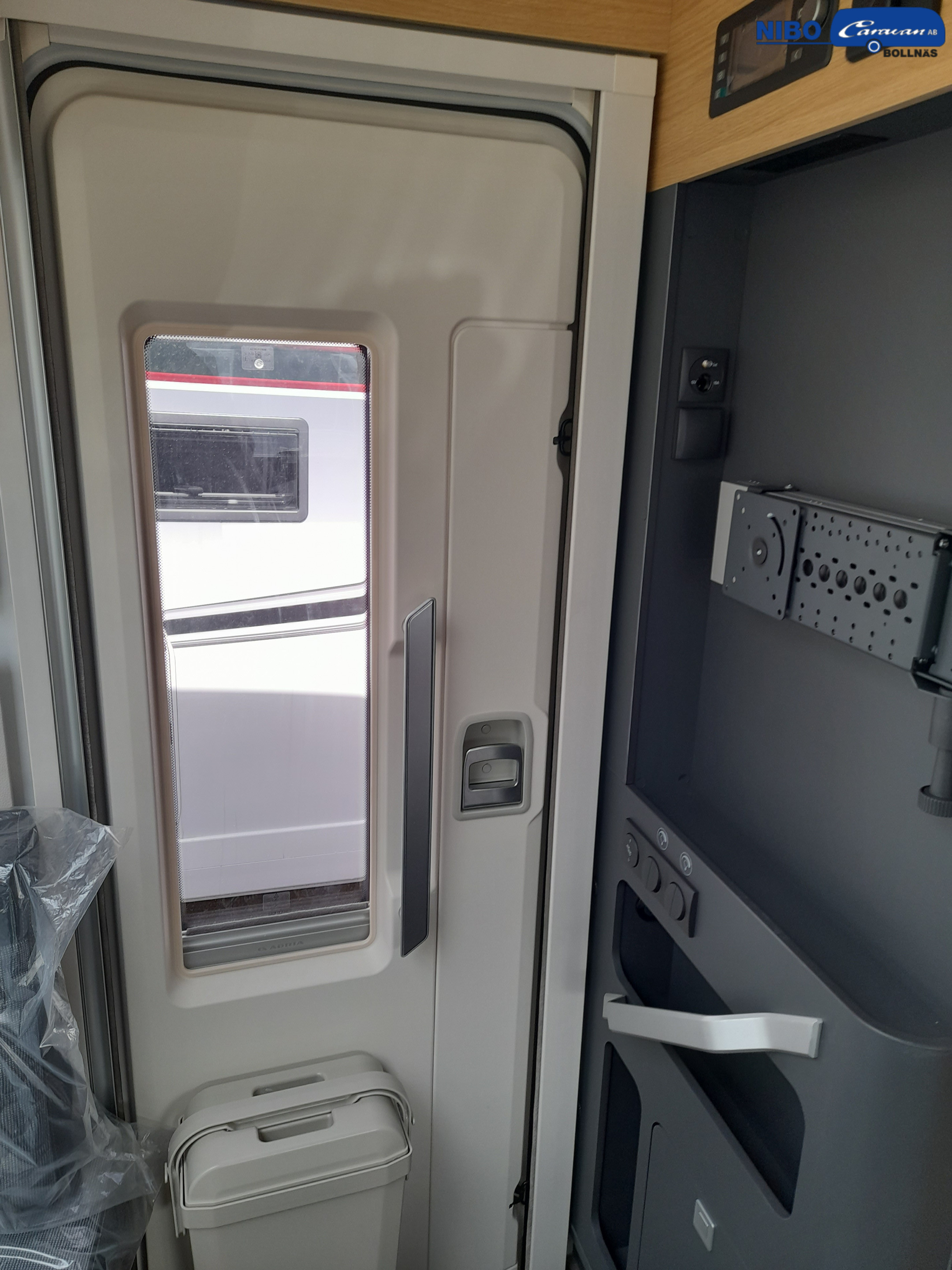 Adria CORAL PLUS 670 DC - Fiat MultiJet3 140HP (103kW) HD 35L - Adria