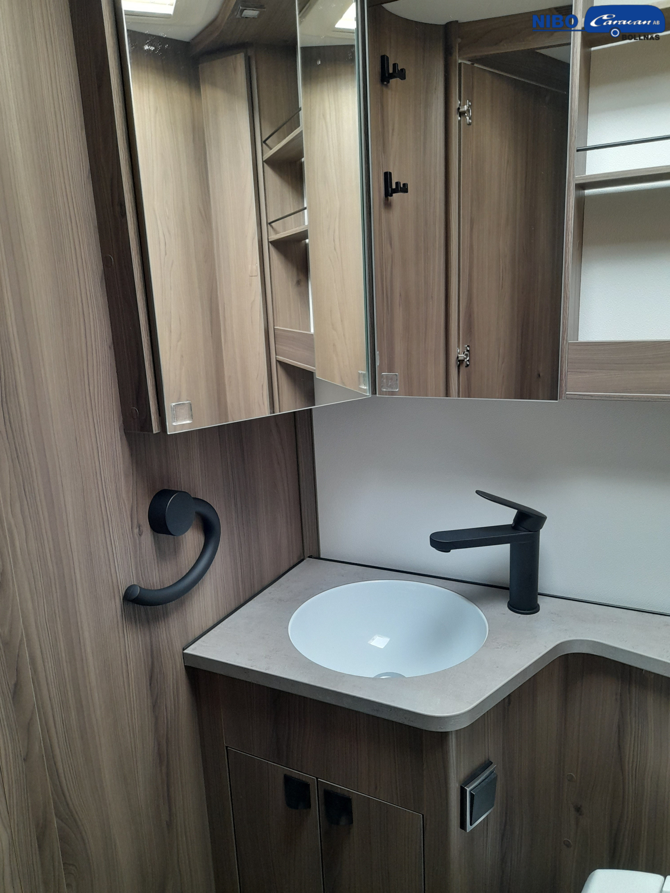 KABE Travel Master Intergrated 790 Imperial LQB - KABE