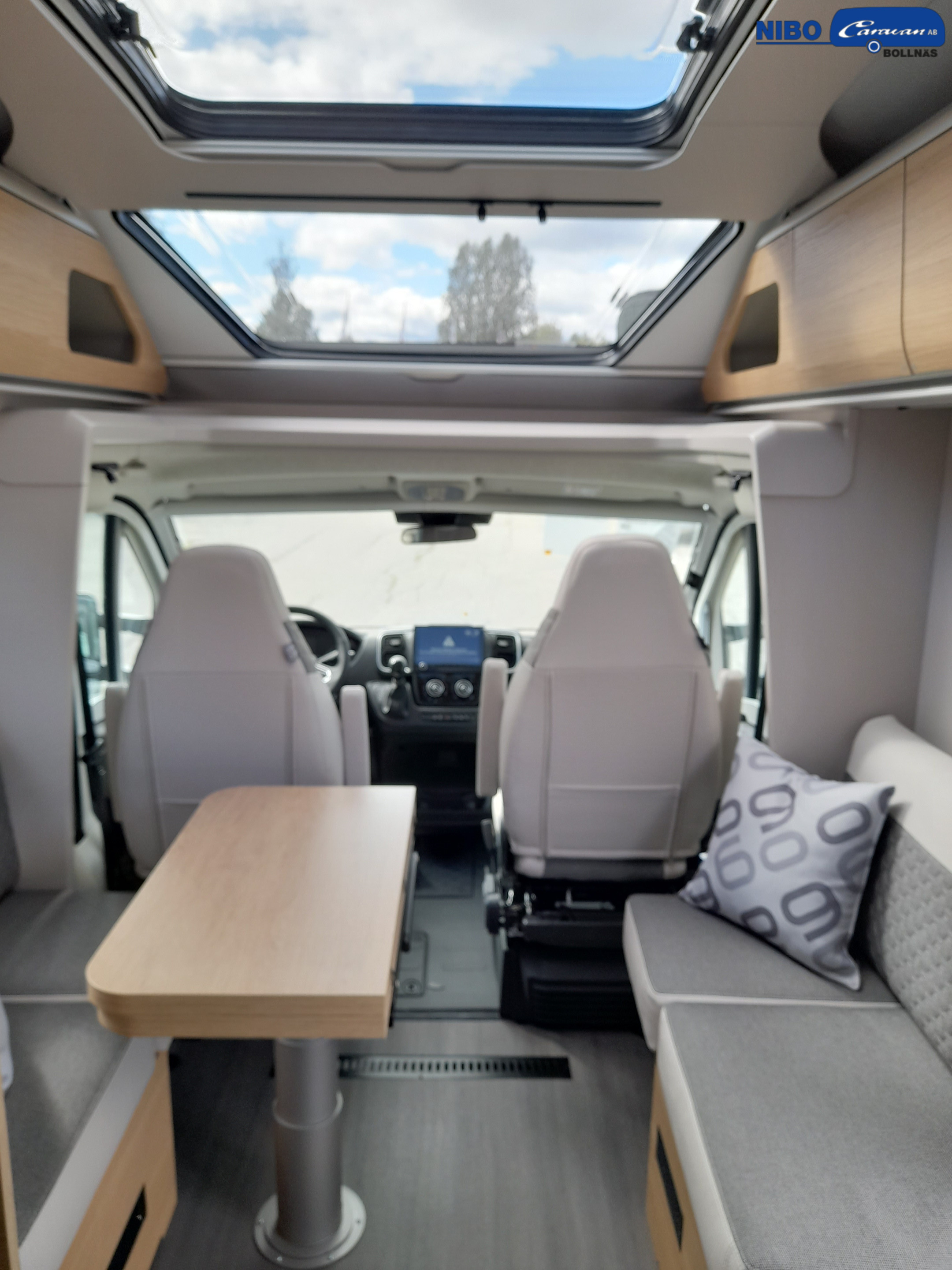 Adria CORAL 670 DL 60Y - Fiat MultiJet3 140HP (103kW) HD 35L - Adria