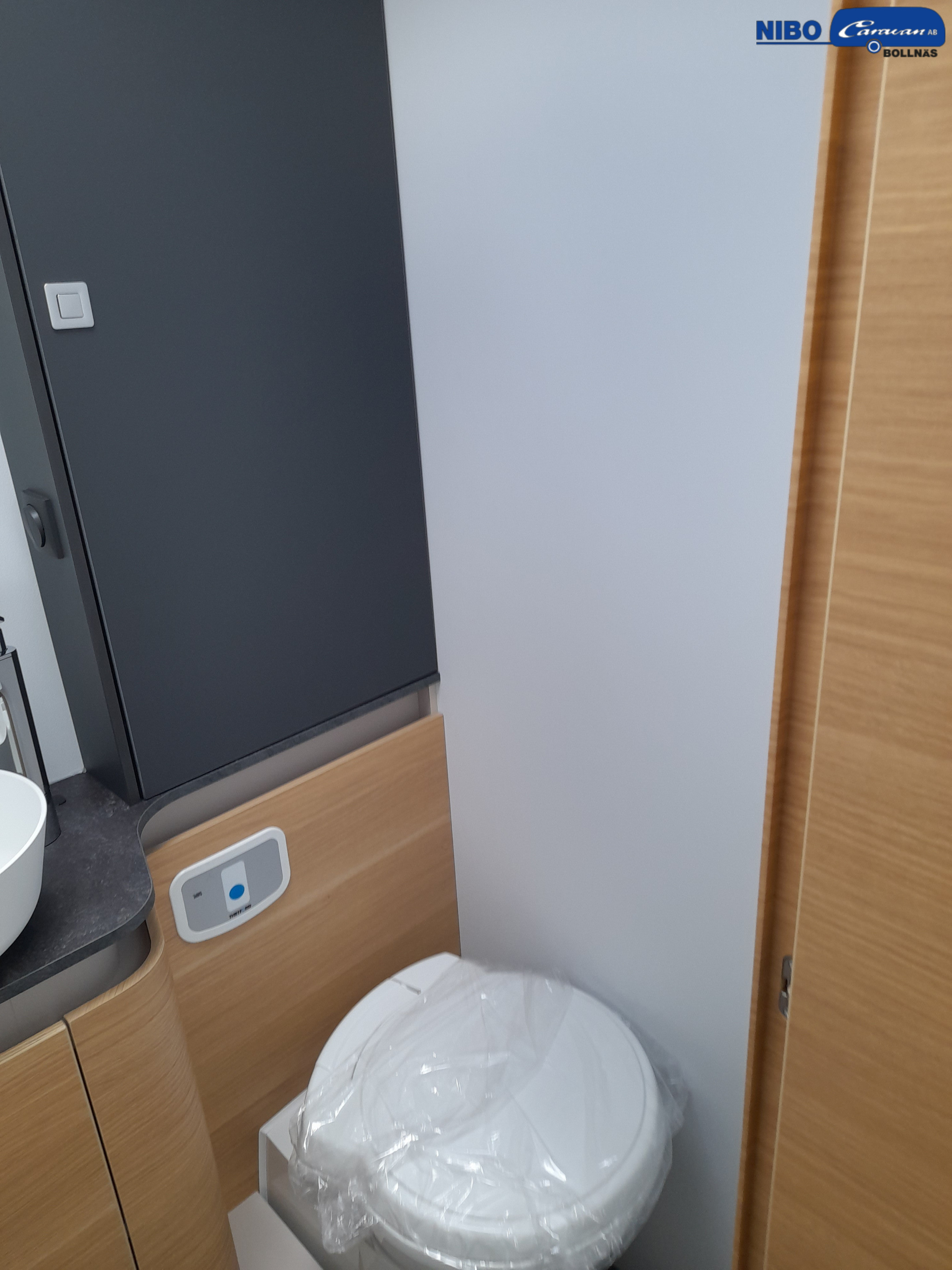 Adria CORAL 670 DL 60Y - Fiat MultiJet3 140HP (103kW) HD 35L - Adria