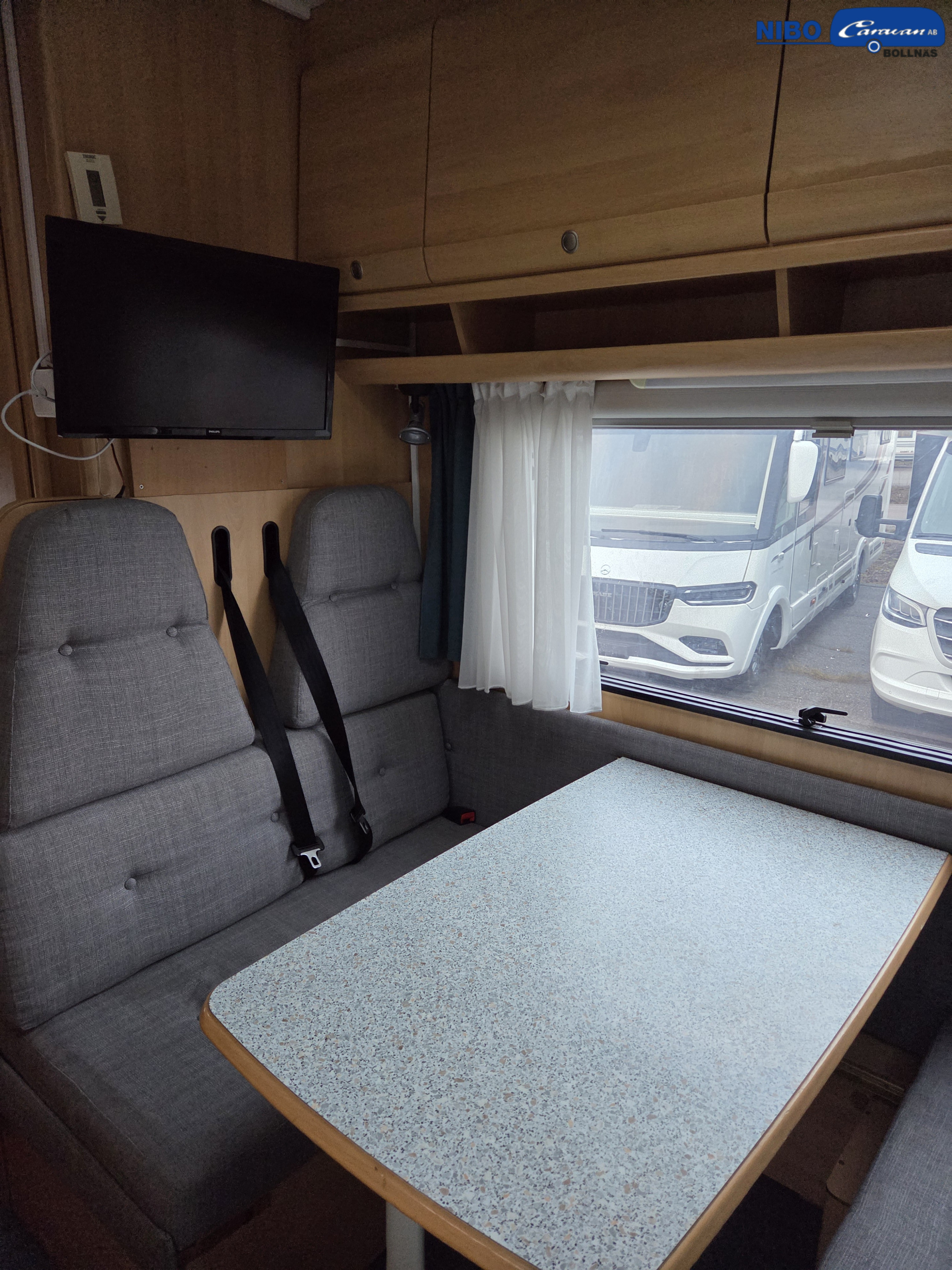 Dethleffs FIAT A5880 (Våningssäng) - Dethleffs