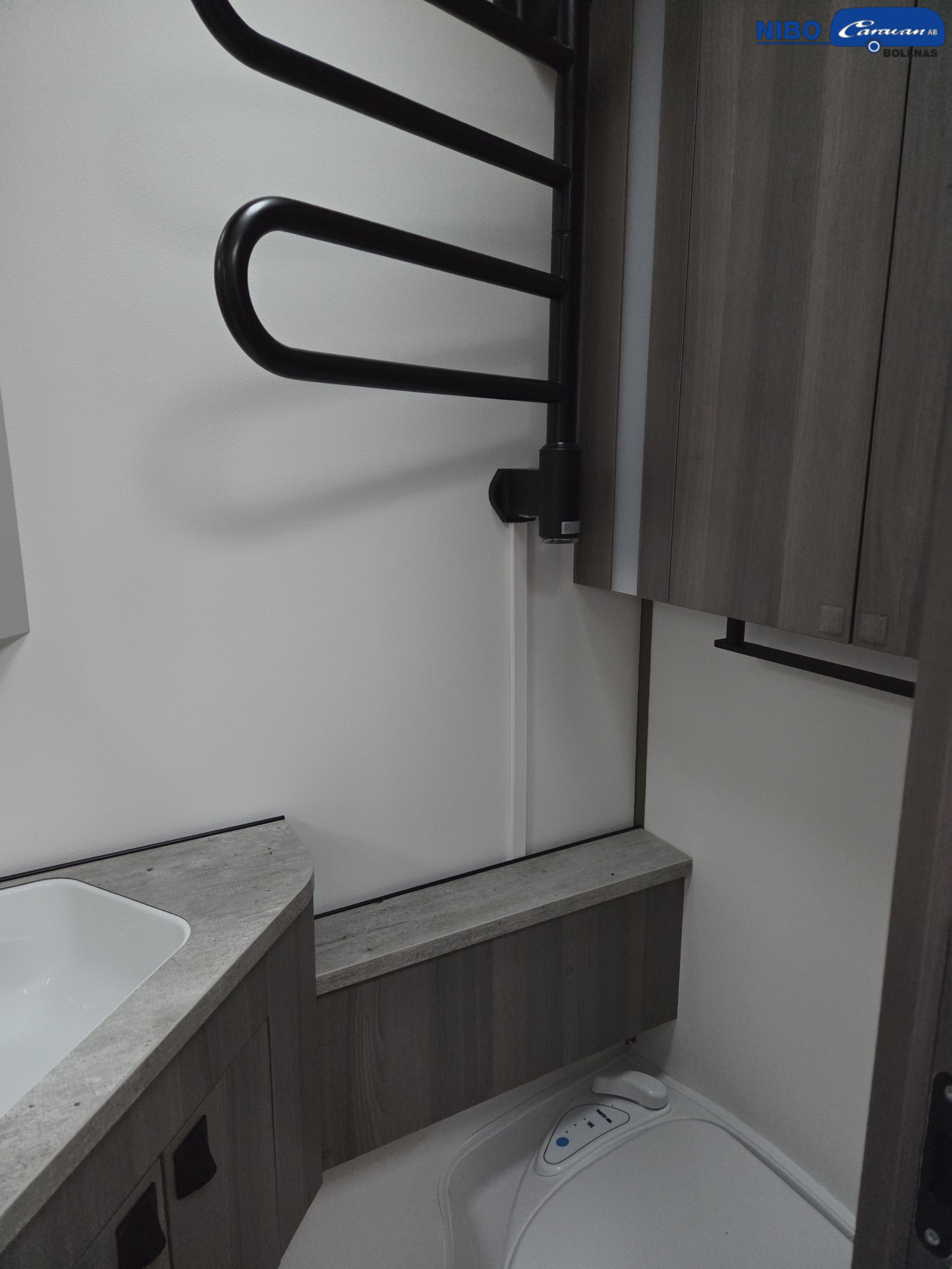 KABE ESTATE 470 GLE - KABE