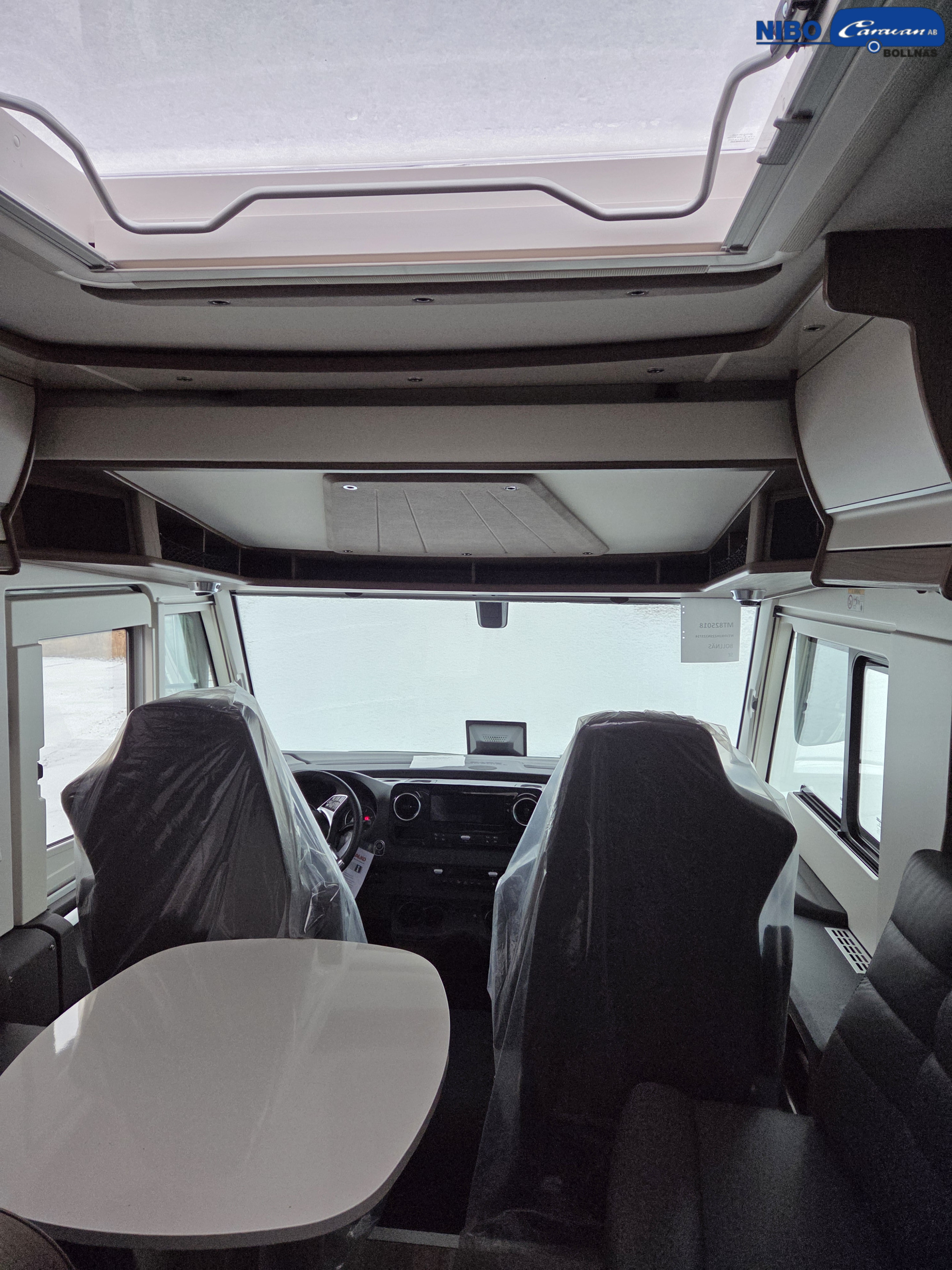 KABE Travel Master Intergrated 810 Imperial Tandem LT - KABE