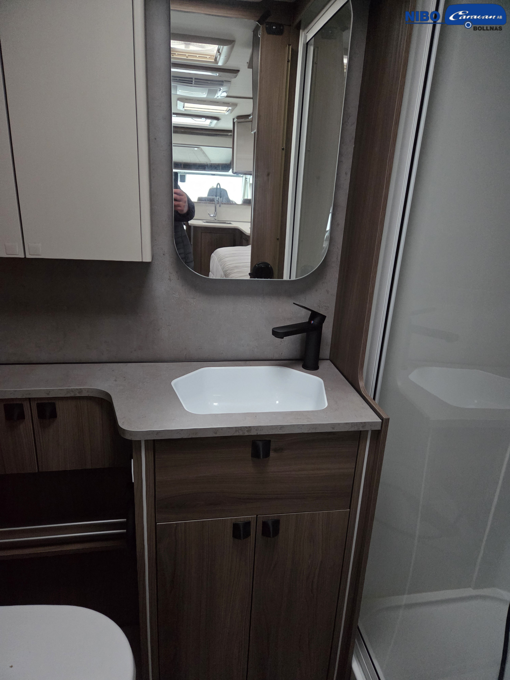 KABE Travel Master Intergrated 810 Imperial Tandem LT - KABE