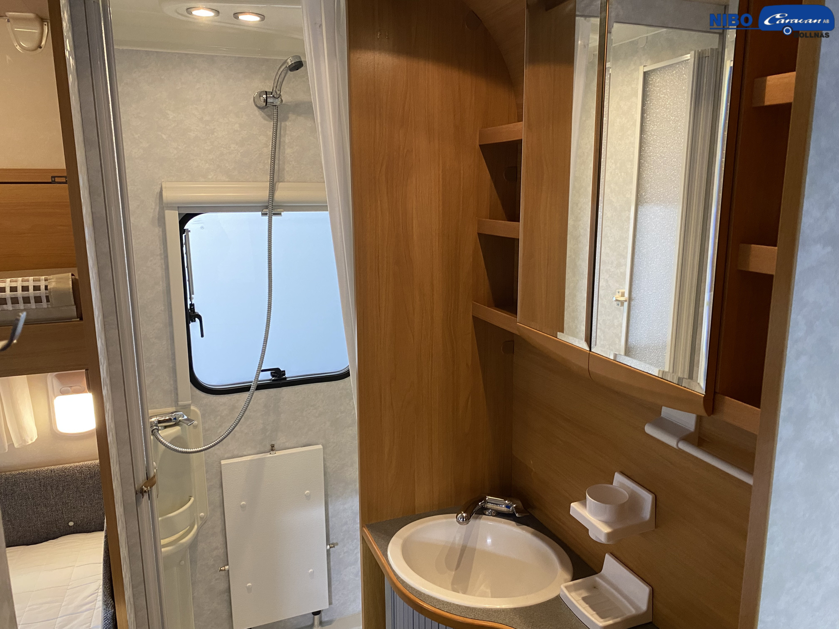 Adria Classica 613 UT (Utbäddb. ö-skåp) - Adria