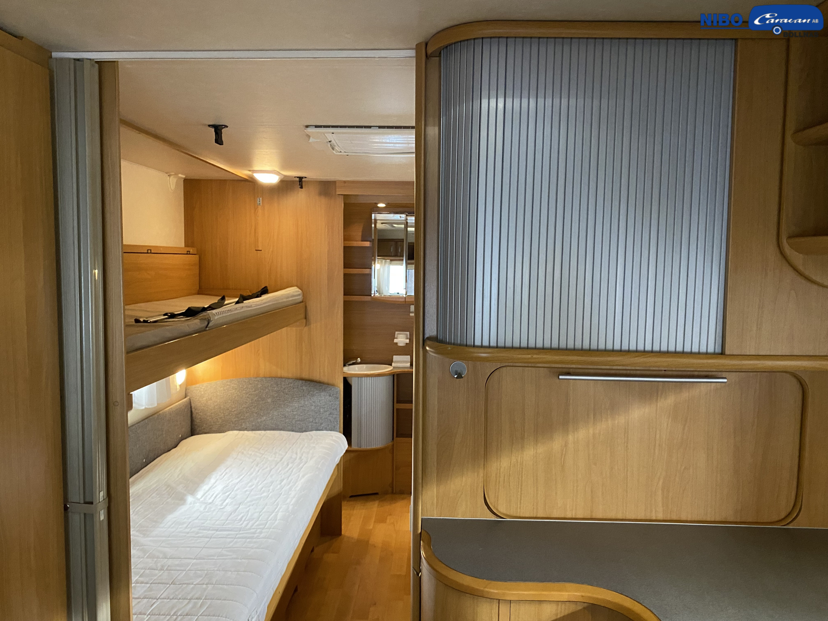 Adria Classica 613 UT (Utbäddb. ö-skåp) - Adria