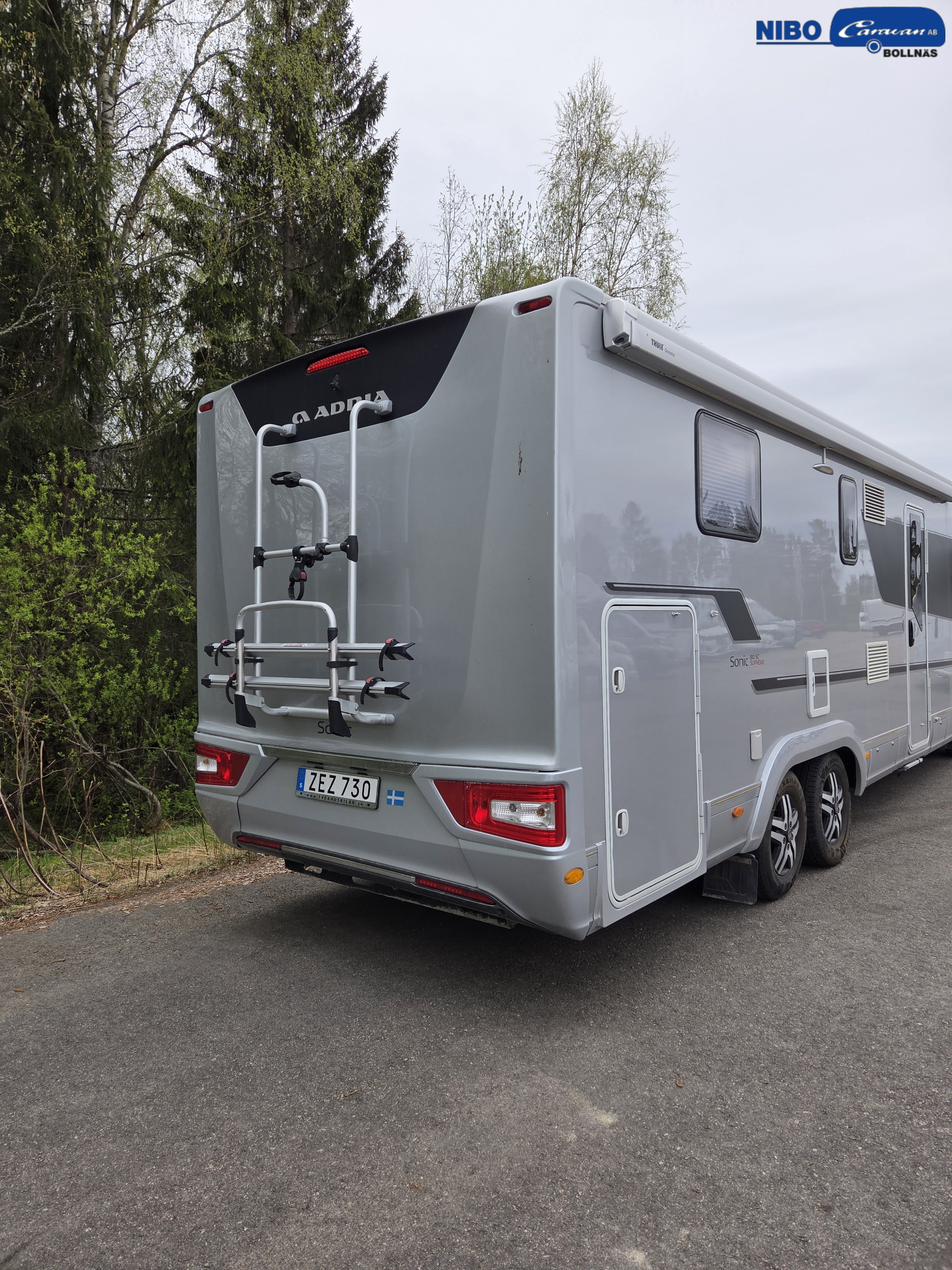 Adria SONIC SUPREME I 810 SC (Hydraliska stödben) - Adria