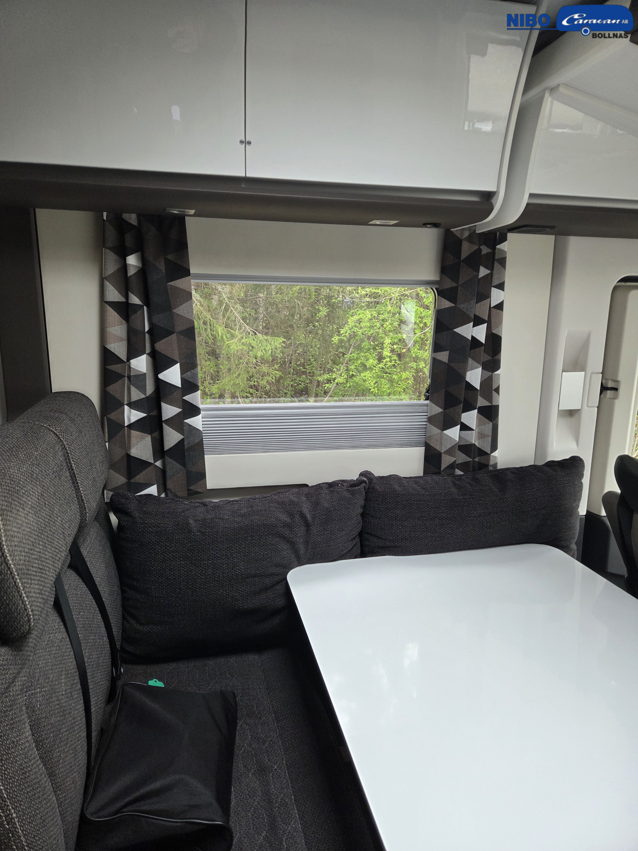 Adria SONIC SUPREME I 810 SC (Hydraliska stödben) - Adria