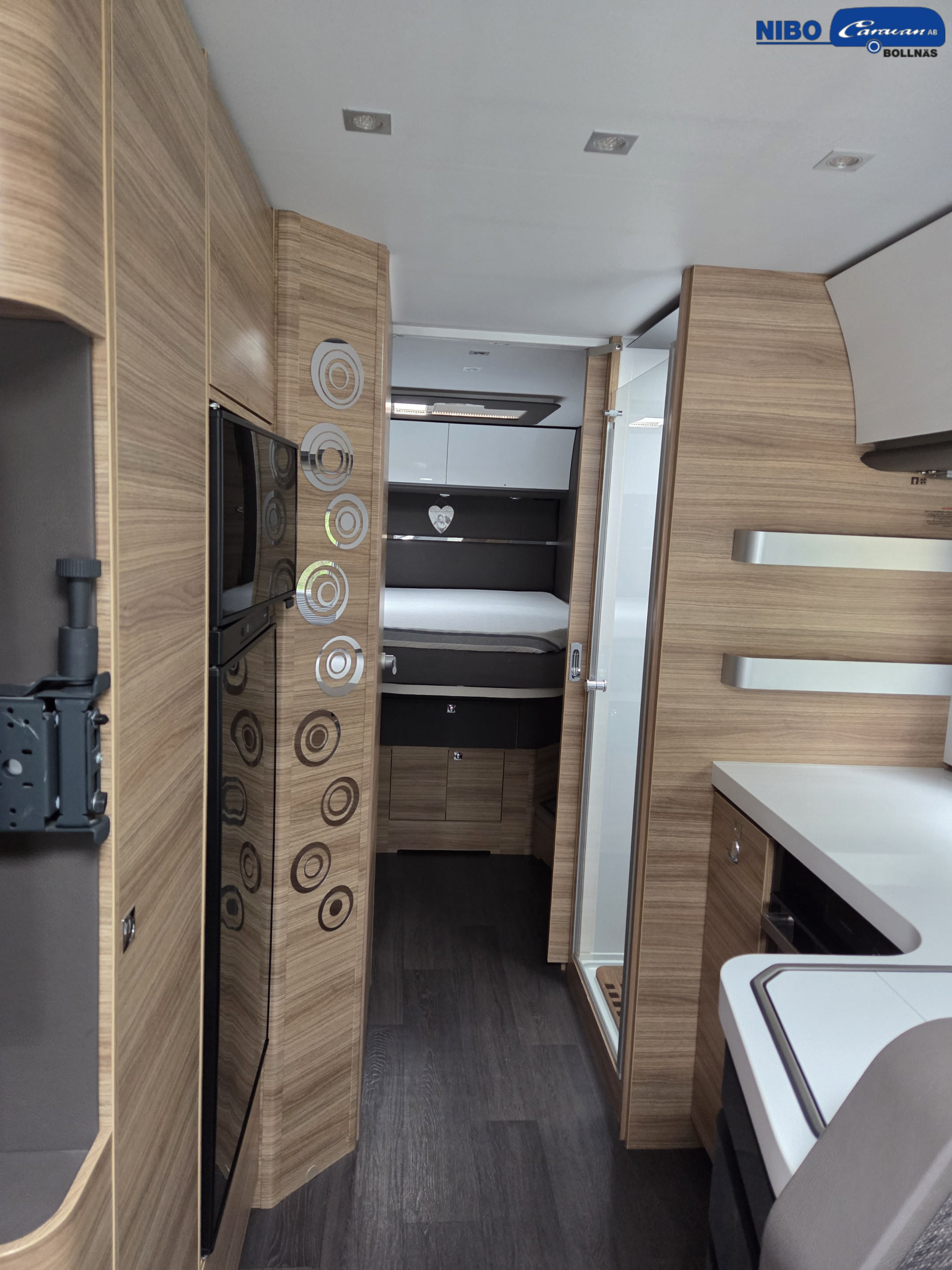Adria SONIC SUPREME I 810 SC (Hydraliska stödben) - Adria