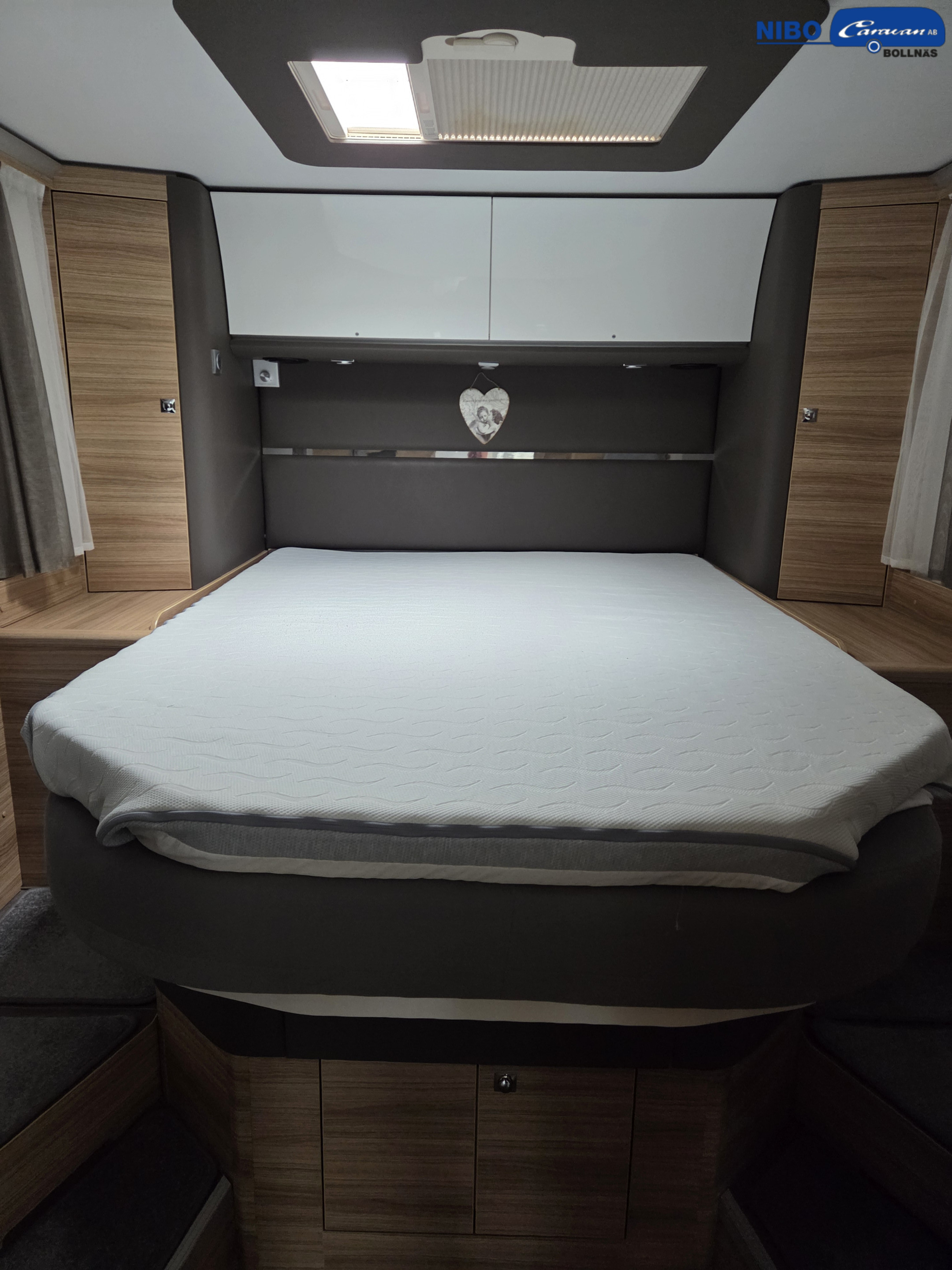 Adria SONIC SUPREME I 810 SC (Hydraliska stödben) - Adria