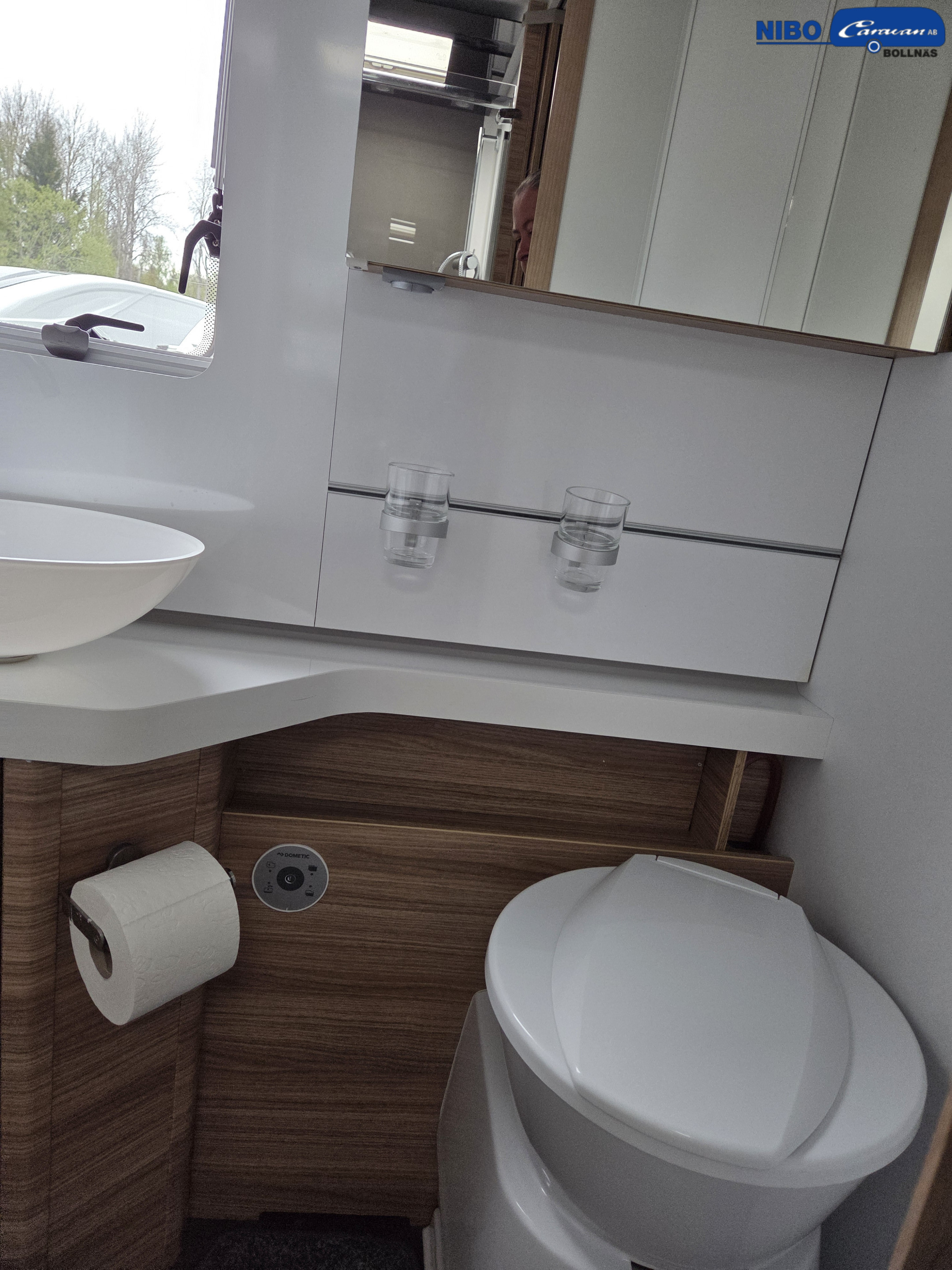 Adria SONIC SUPREME I 810 SC (Hydraliska stödben) - Adria
