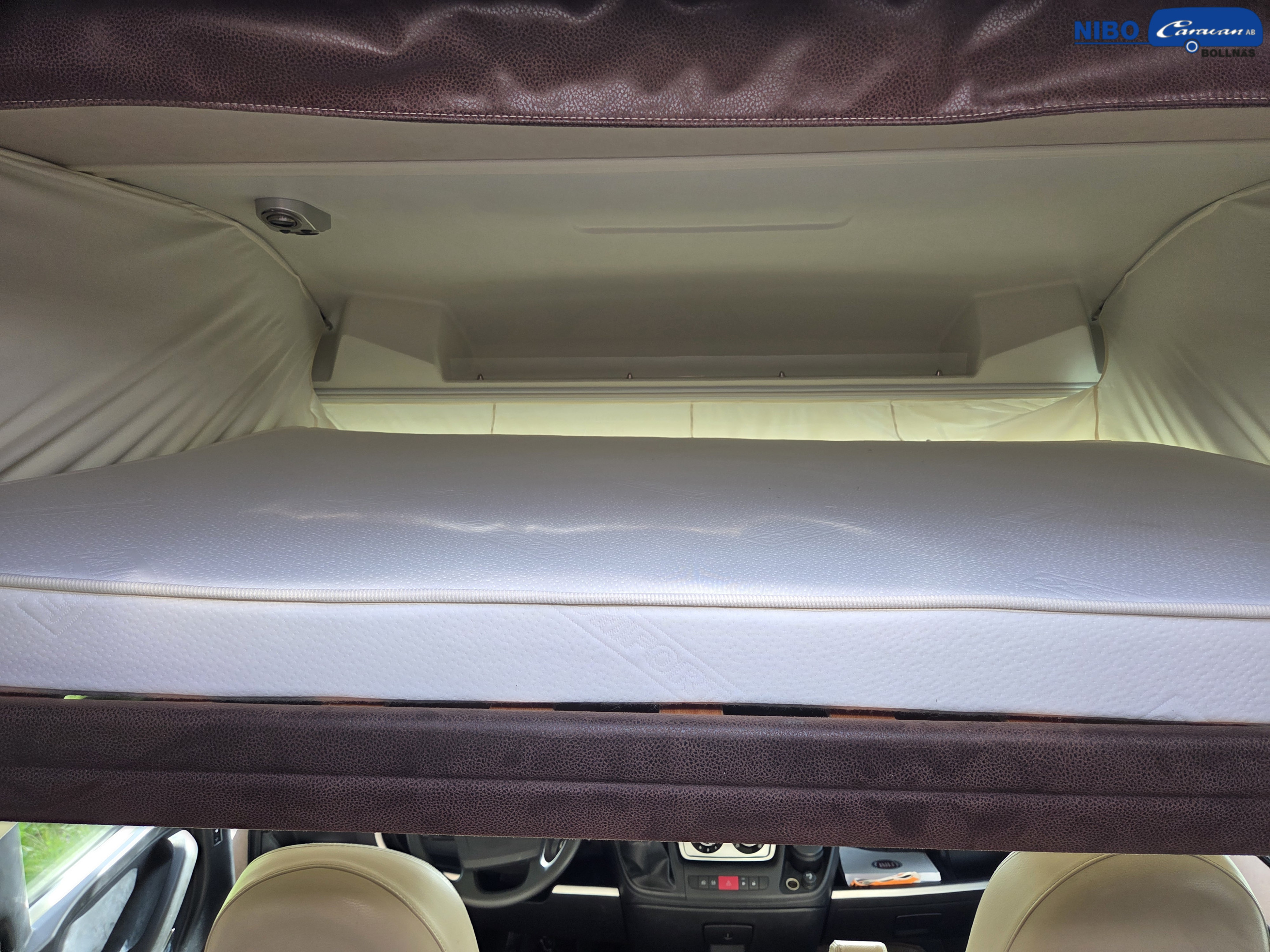 Pilote LE VOYAGEUR 853 PREMIUM CLASS - Pilote