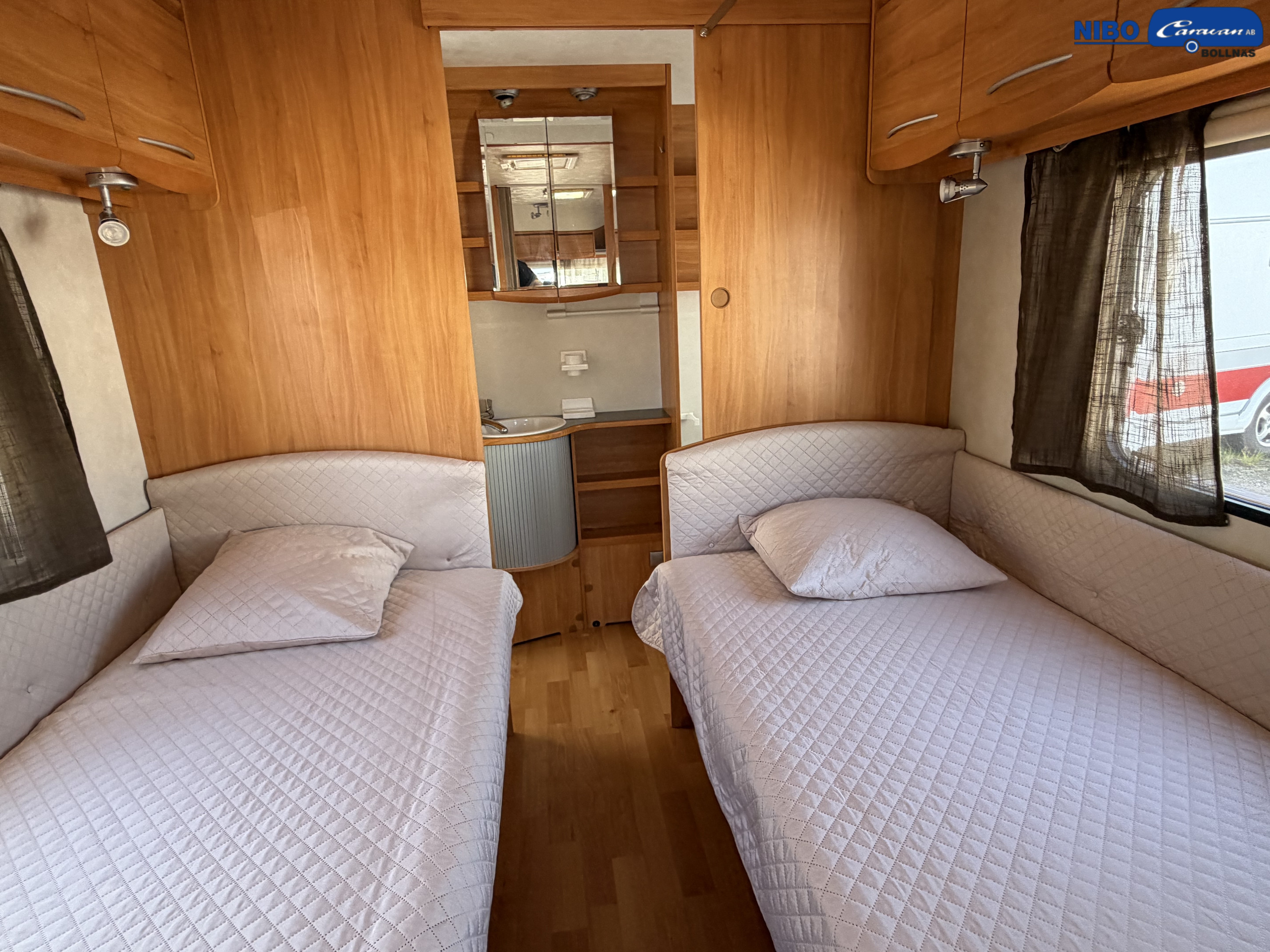Adria ADORA 542 UT (Långbäddar) - Adria