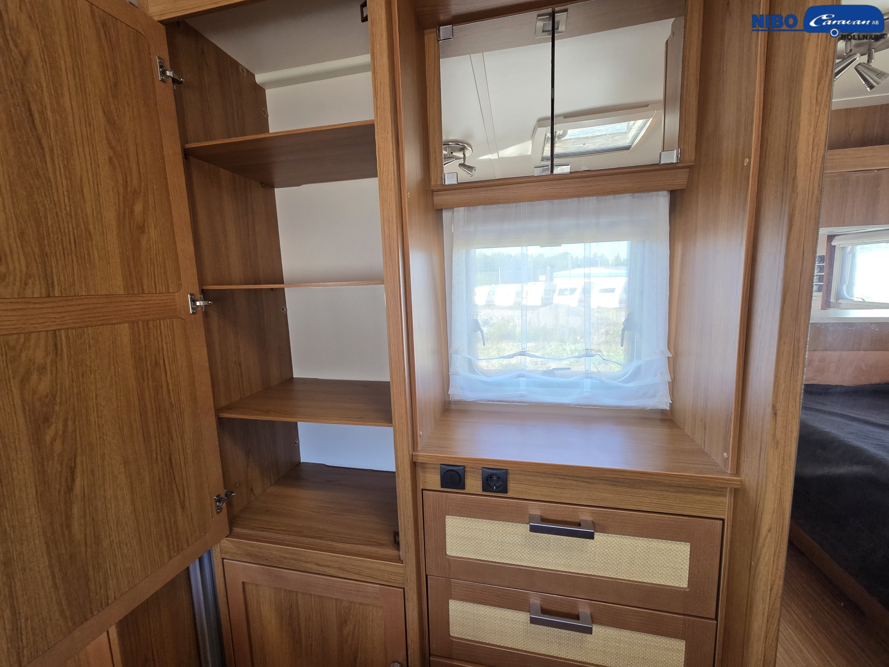 Knaus ROYALE 680 (Barnkammare) - Knaus