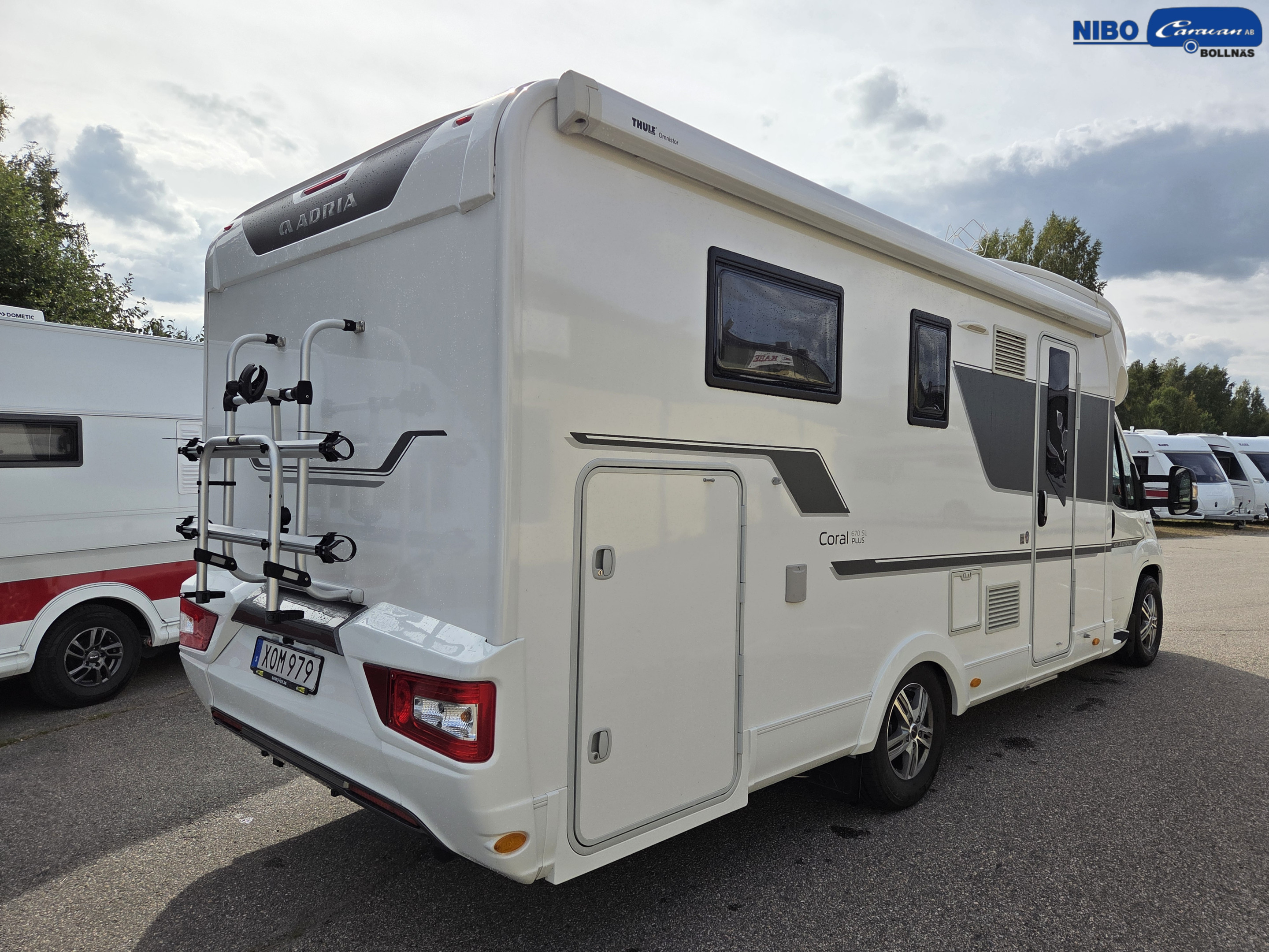 Adria CORAL S 670SL  (Hydrauliska stödben) - Adria