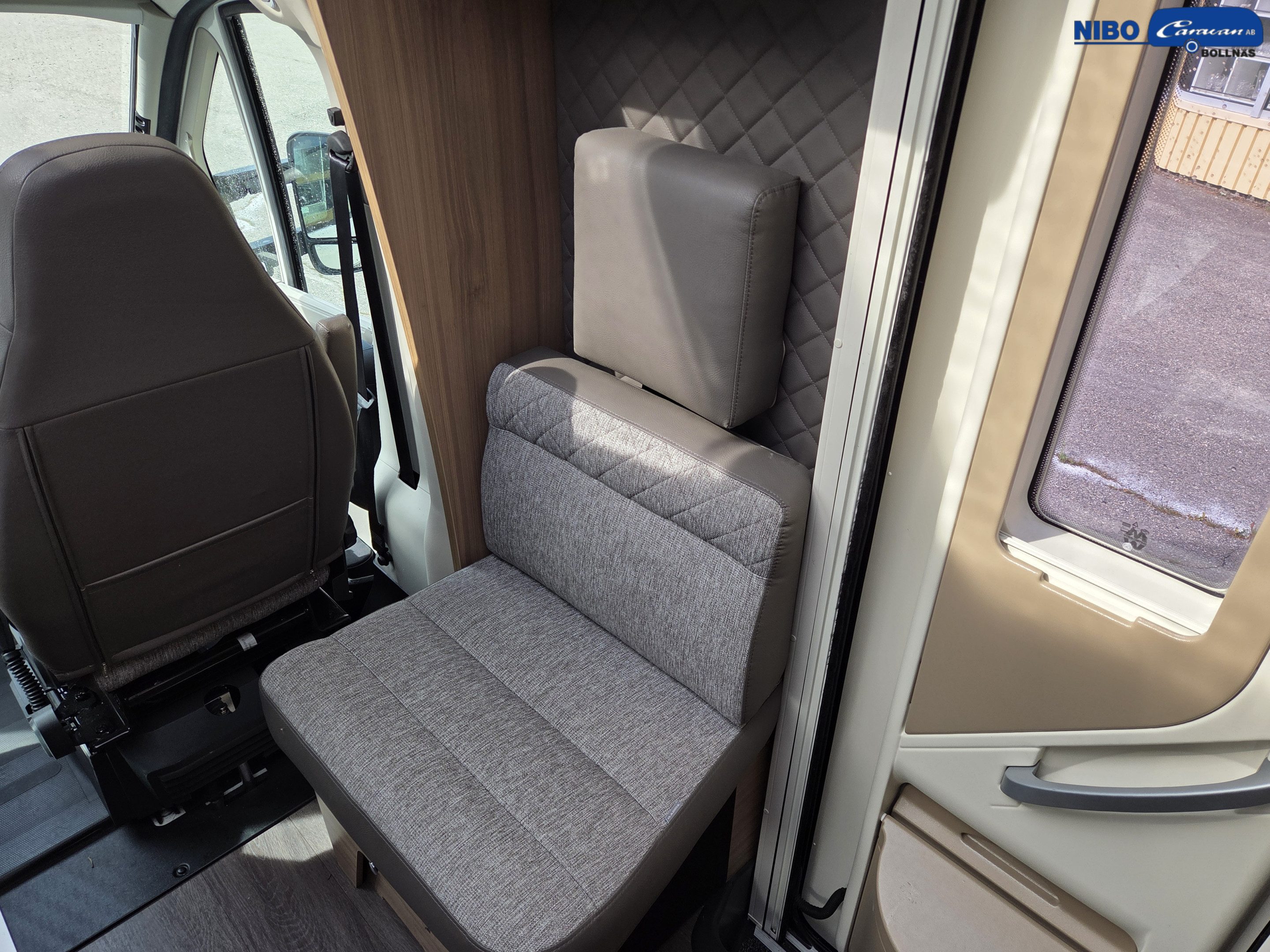 Adria CORAL S 670SL  (Hydrauliska stödben) - Adria