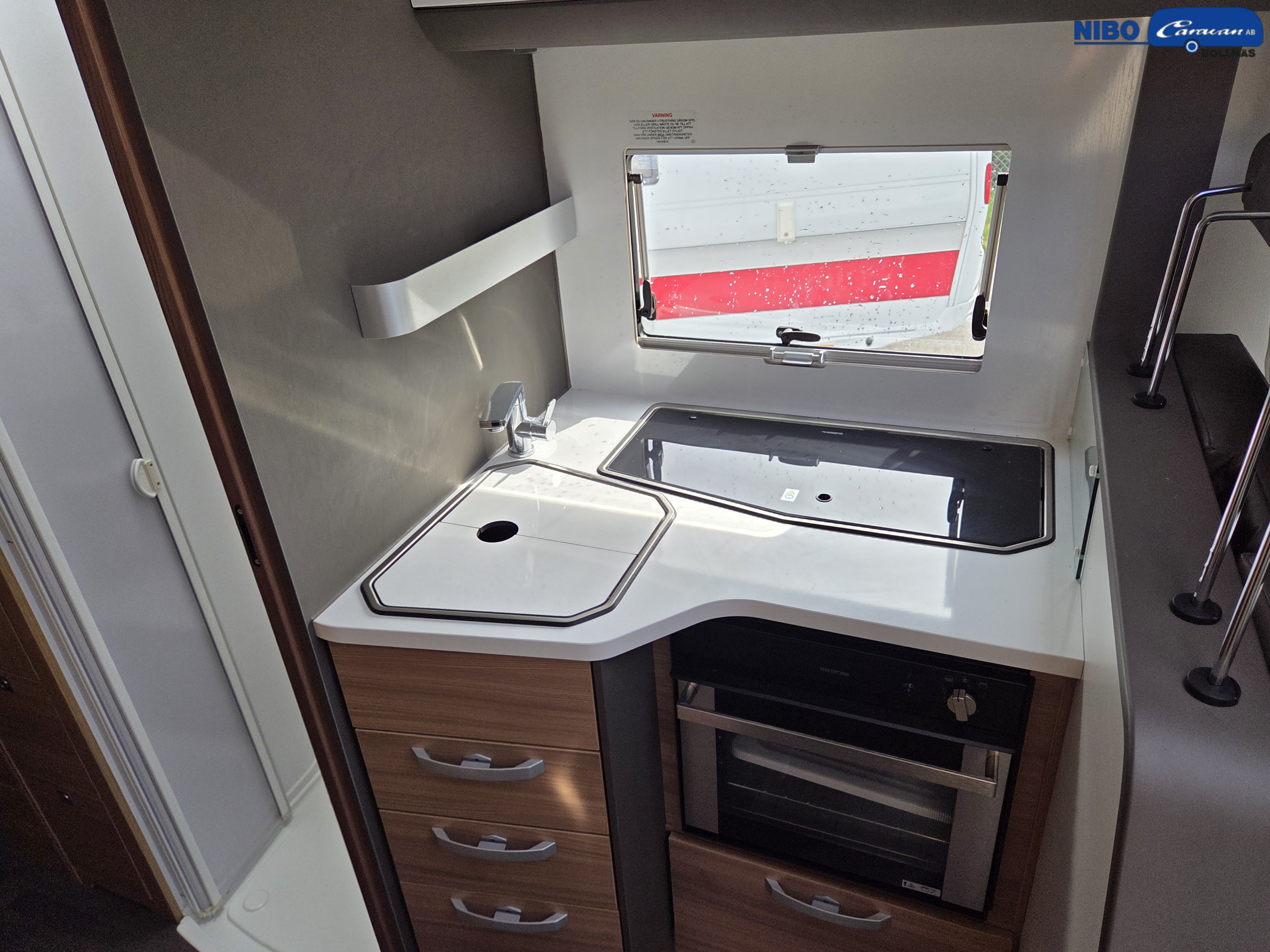 Adria CORAL S 670SL  (Hydrauliska stödben) - Adria