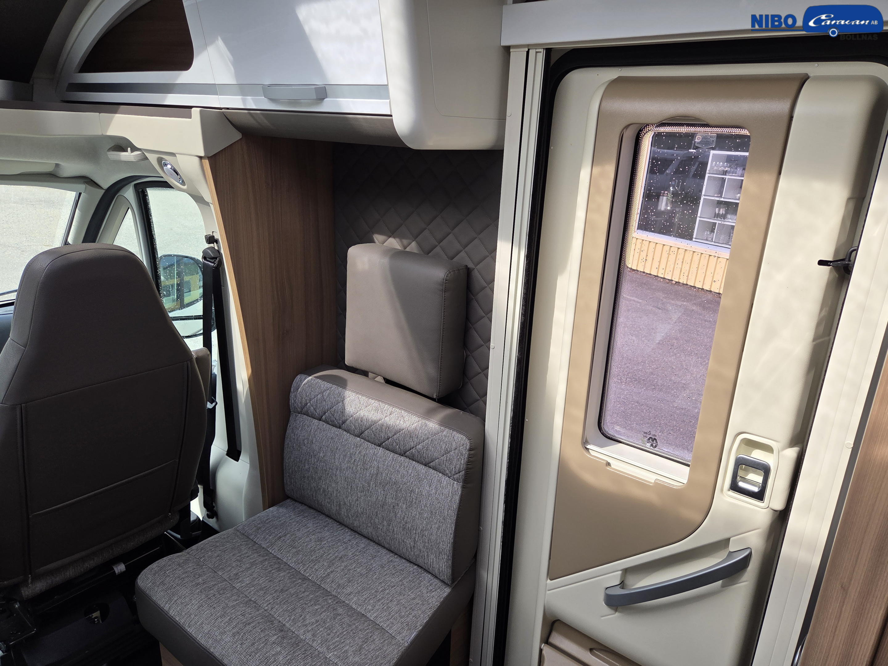 Adria CORAL S 670SL  (Hydrauliska stödben) - Adria