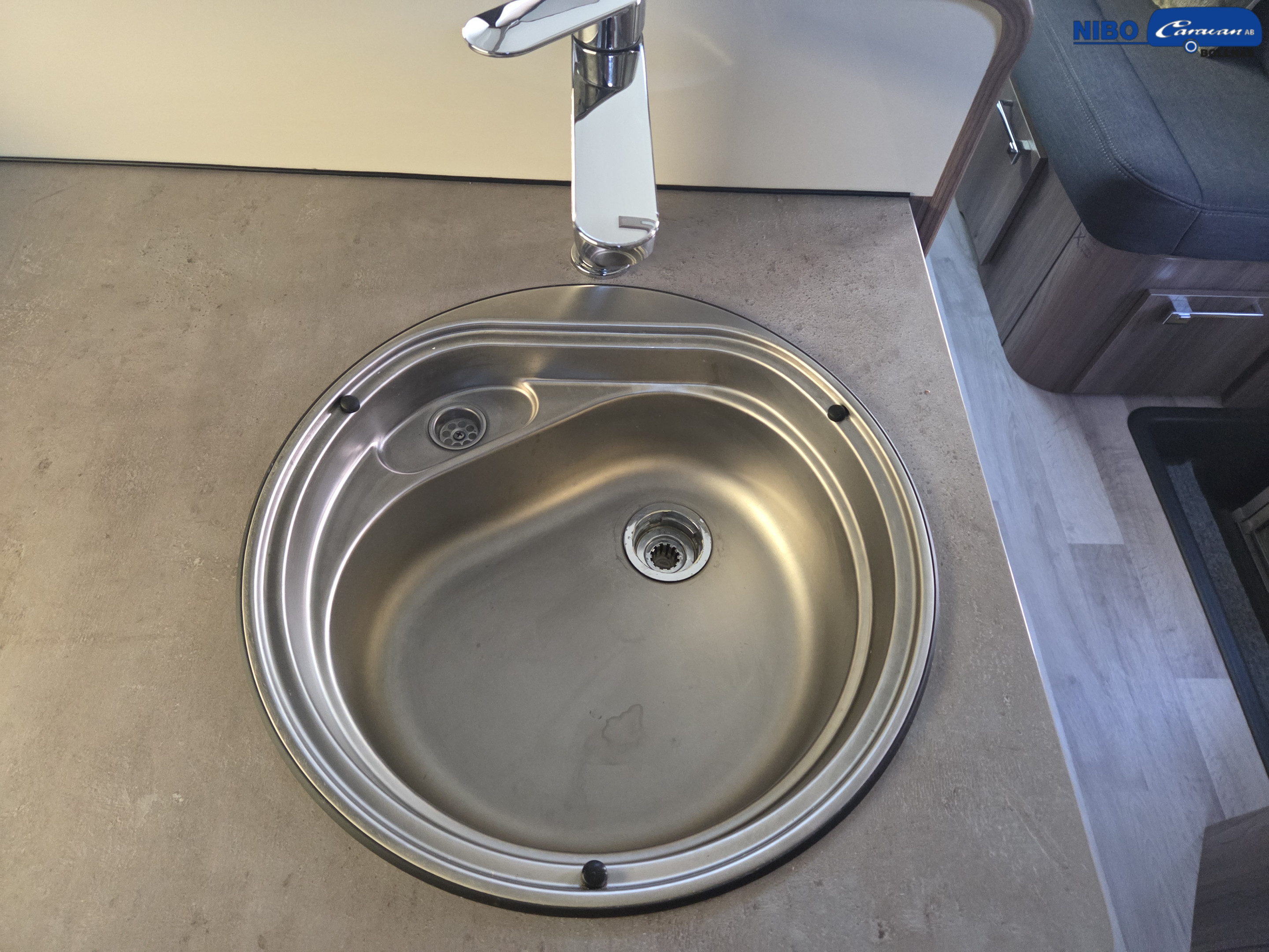 KABE TMRX 880 LQB (Hydrauliska stödben) - KABE