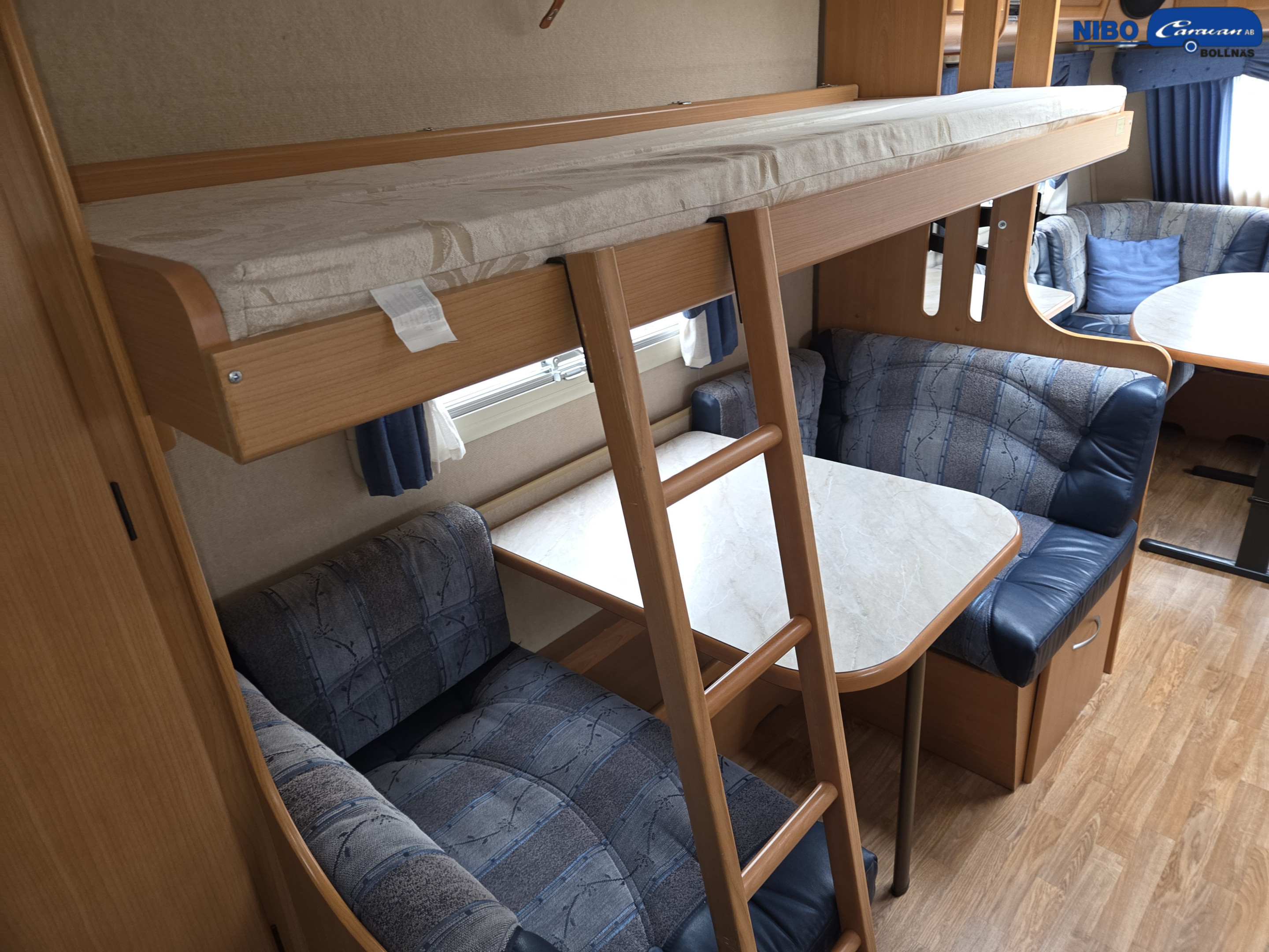 KABE ROYAL 720 GXL KS (Överbäddskåp) - KABE